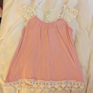 Lace detailed top